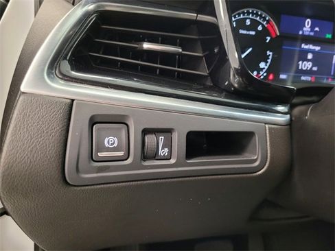 Used 2023 Cadillac XT6 Luxury image 31