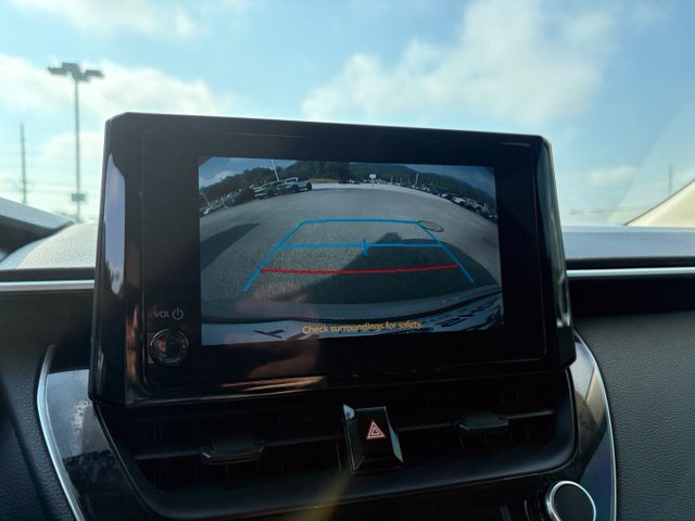 Used 2024 Toyota Corolla LE FWD image 5
