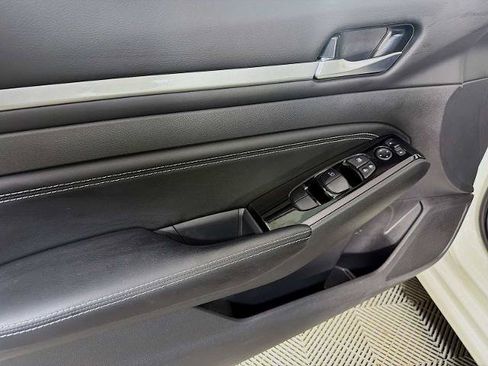 Certified 2023 Nissan Altima 2.5 SV w/ SV Premium Package FWD image 16
