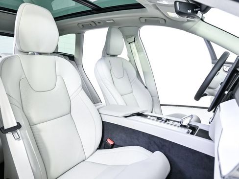 New 2026 Volvo XC60 T8 Ultra w/ Protection Package Premier AWD/4WD image 23
