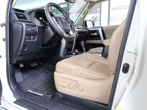 Used 2017 Toyota 4Runner Limited AWD/4WD image 38