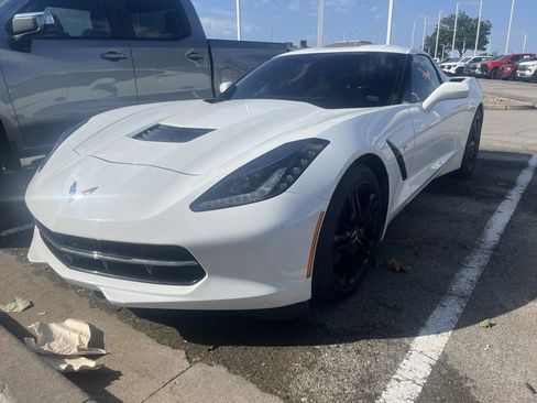 Used 2017 Chevrolet Corvette Stingray Coupe w/ 1LT RWD image 1