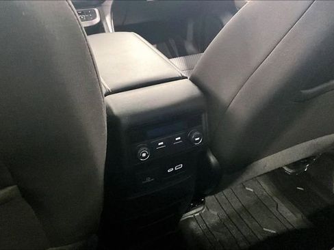 Used 2022 GMC Acadia SLE w/ GMC Pro Grade Package image 10