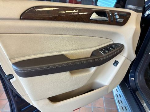 Used 2017 Mercedes-Benz GLS 450 4MATIC image 16