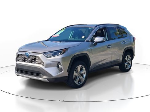 Certified 2021 Toyota RAV4 Limited AWD/4WD image 3