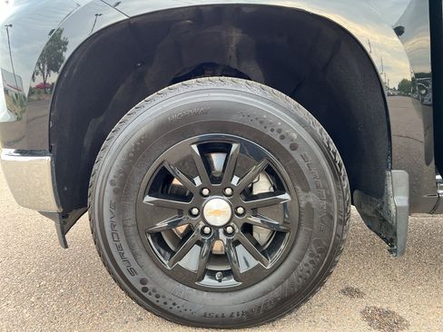 Used 2025 Chevrolet Silverado 1500 LT AWD/4WD image 23
