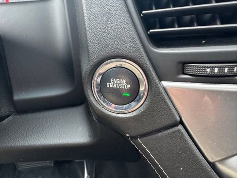 Used 2018 Chevrolet Suburban Premier AWD/4WD image 21