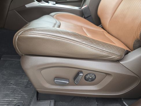 Used 2021 Ford Explorer King Ranch w/ Premium Technology Package image 23