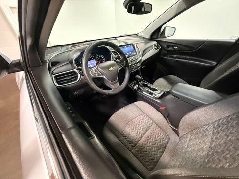 Used 2023 Chevrolet Equinox LT AWD/4WD image 2