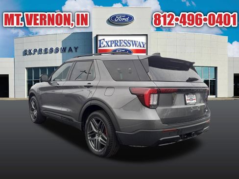 Used 2025 Ford Explorer ST-Line w/ ST-Line Street Pack image 8
