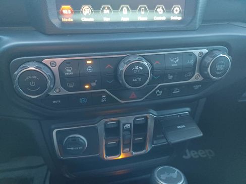 Used 2021 Jeep Wrangler Unlimited Sahara w/ Cold Weather Group image 15