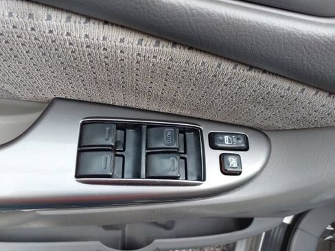 Used 2010 Toyota Sienna LE FWD image 12