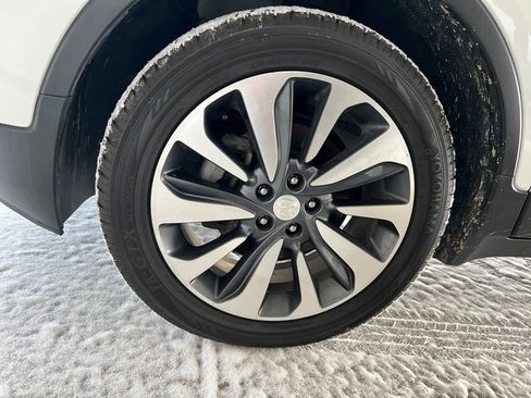 Used 2021 Buick Encore Preferred image 12