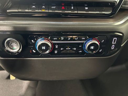 Used 2023 GMC Sierra 1500 SLT image 24