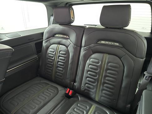 Used 2025 Rivian R1S Adventure Dual AWD/4WD image 22