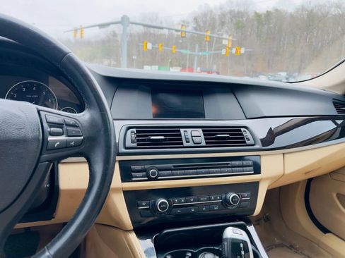 Used 2013 BMW 528i Sedan image 24