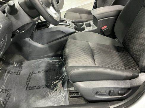 Used 2019 Nissan Rogue SV image 18