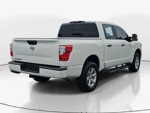 Used 2021 Nissan Titan SV w/ SV Convenience Package RWD image 6