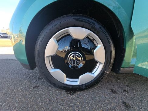 New 2025 Volkswagen ID. Buzz Pro S Plus image 26