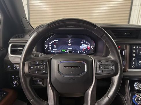 Used 2023 GMC Yukon XL Denali Ultimate image 33