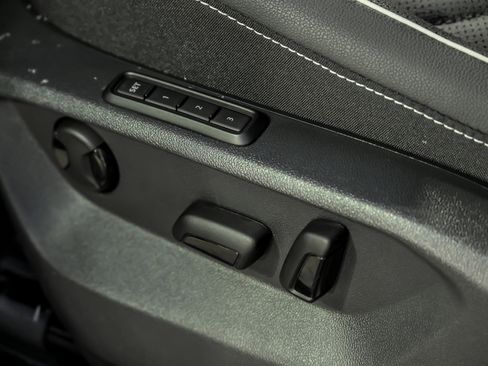 Used 2024 Volkswagen Tiguan SEL R-Line image 20