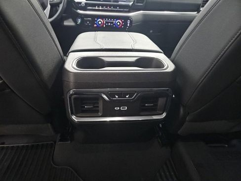 Used 2024 GMC Sierra 3500 SLT w/ SLT Premium Package image 33