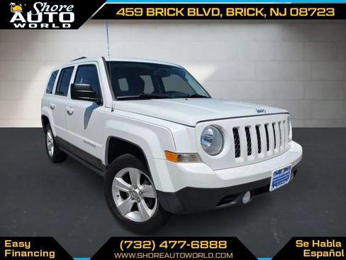 Used 2017 Jeep Patriot Latitude AWD/4WD image 3