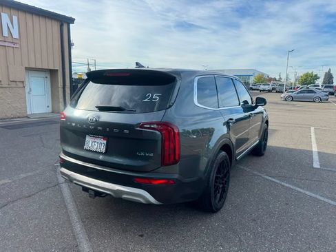 Used 2020 Kia Telluride LX FWD image 5