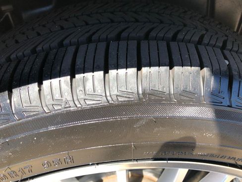 Used 2011 Subaru Legacy 2.5i Limited w/ Popular Equipment Group 2B AWD/4WD image 14