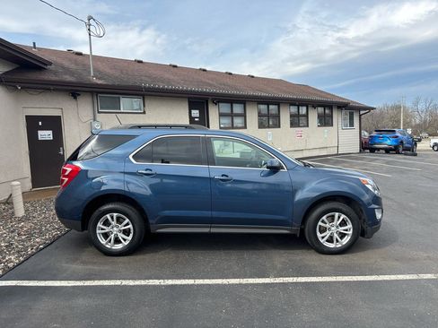 Used 2017 Chevrolet Equinox LT w/ Convenience Package image 2