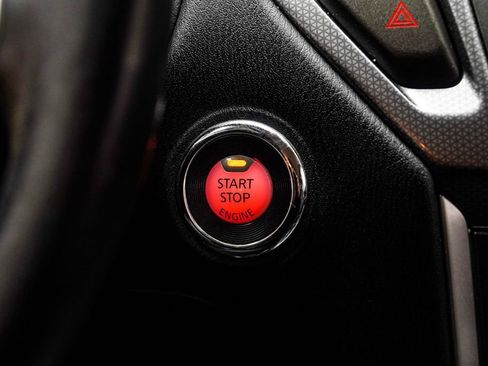 Used 2020 Nissan Pathfinder SL image 25