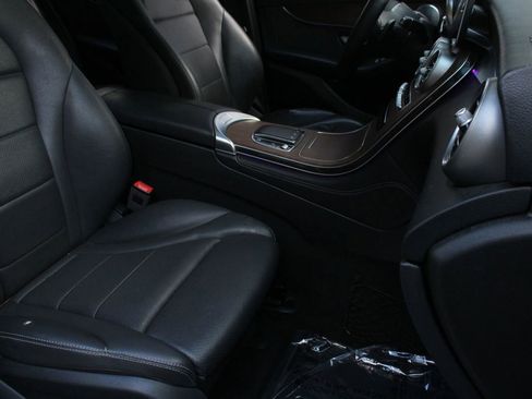 Used 2020 Mercedes-Benz GLC 300 4MATIC w/ Multimedia Package image 30