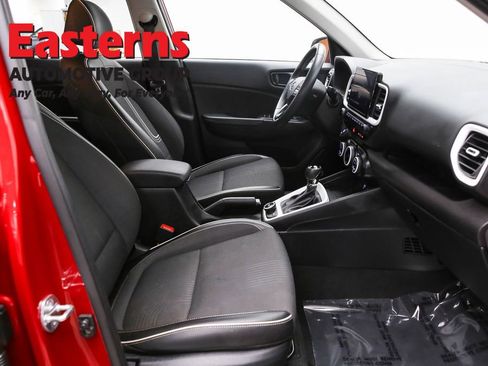 Used 2023 Hyundai Venue Limited image 26