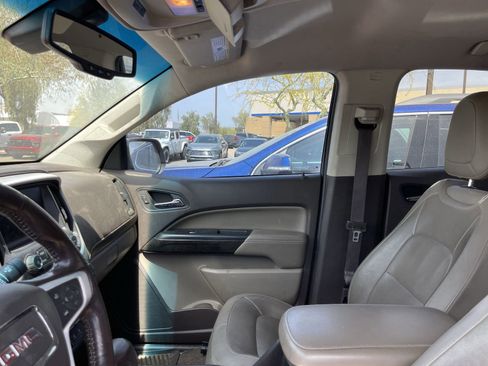 Used 2015 GMC Canyon SLT image 9