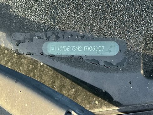 Used 2017 Chevrolet Cruze LT image 9