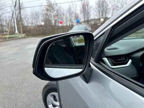 Certified 2025 Toyota RAV4 LE AWD/4WD image 19