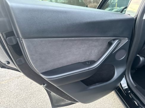 Used 2024 Tesla Model Y Long Range image 36