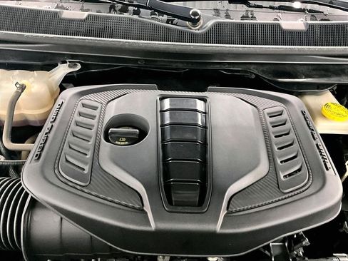 Used 2024 Jeep Wagoneer L Series III w/ Flexible Seating Group AWD/4WD image 35