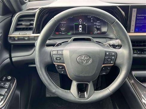 Certified 2024 Toyota Crown Platinum image 16