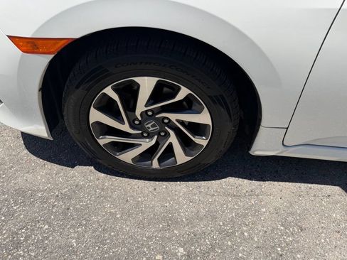 Used 2018 Honda Civic EX image 9