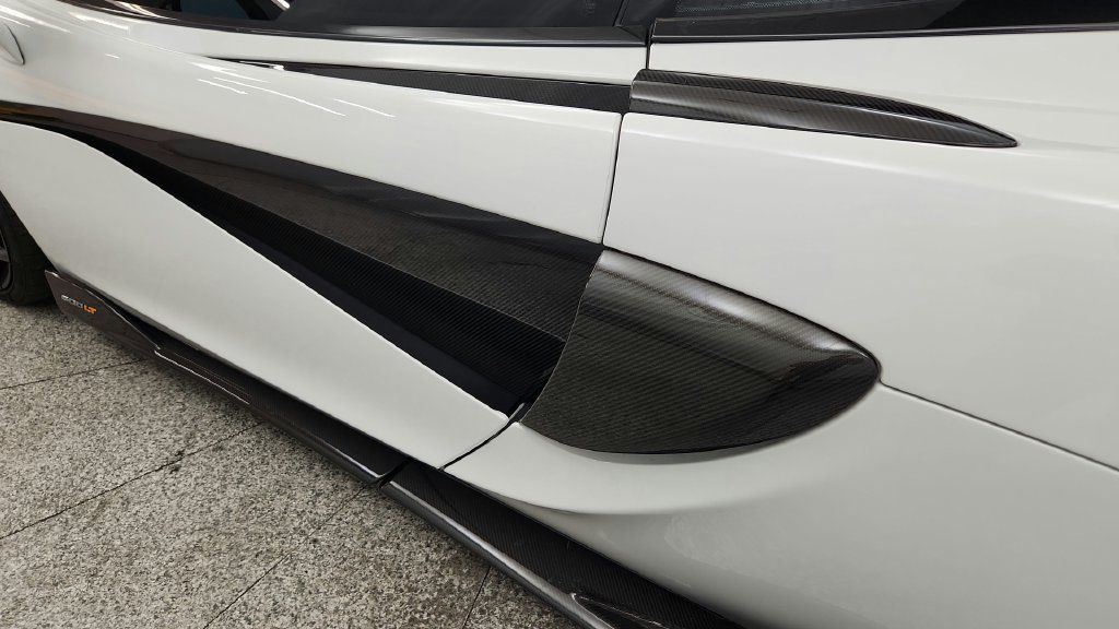 Used 2019 McLaren 600LT RWD image 17