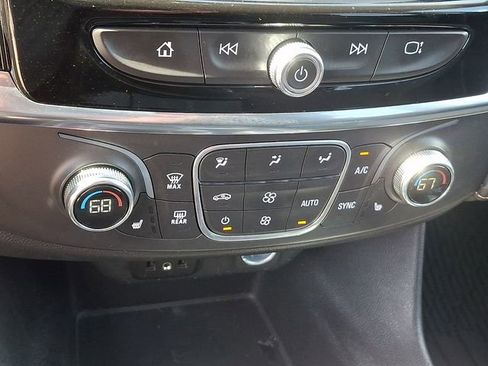 Used 2021 Chevrolet Traverse LT AWD/4WD image 12