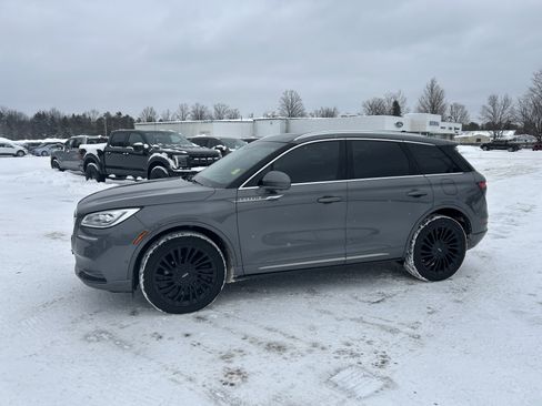 Used 2021 Lincoln Corsair Reserve w/ Equipment Group 201A image 8