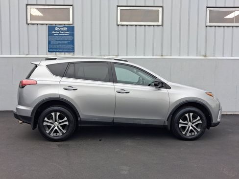Used 2017 Toyota RAV4 LE w/ All Weather Liner Package AWD/4WD image 9