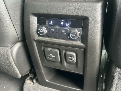 Used 2019 Chevrolet Traverse RS w/ LPO, Floor Liner Package AWD/4WD image 24