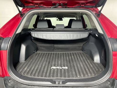Used 2023 Toyota RAV4 LE AWD/4WD image 21