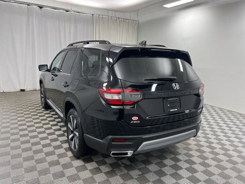 Used 2024 Honda Pilot Touring image 6