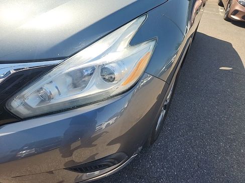 Used 2016 Nissan Murano S image 5