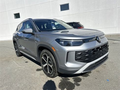 New 2025 Volkswagen Tiguan SE image 7