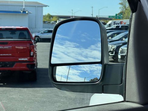 Used 2021 GMC Savana 2500 image 17